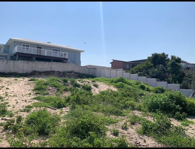 700M² VACANT LAND FOR SALE IN PARADISE BEACH